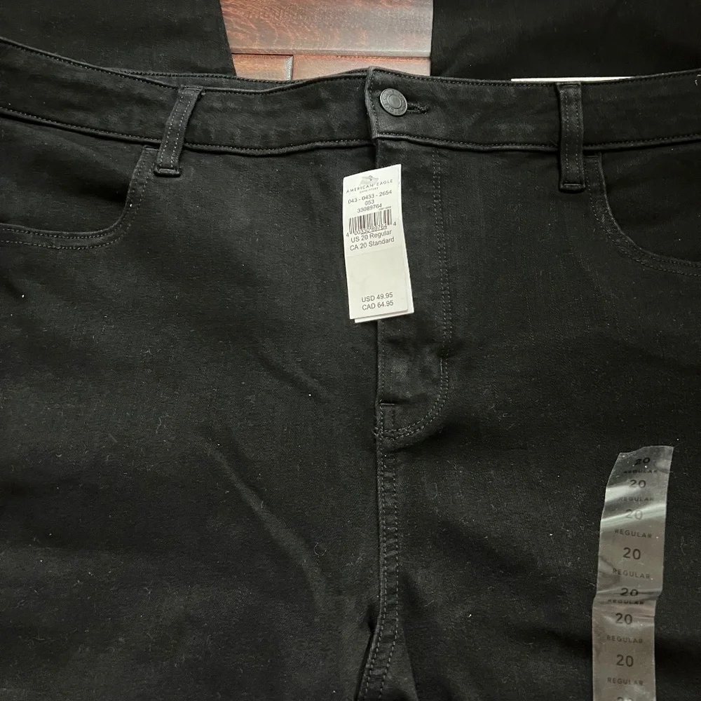 American Eagle Hi-Rise Jegging. NWT - Picture 2 of 2
